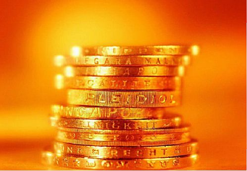 سیف: علاقه مندان به سرمایه گذاری در بازار ارز و طلا در پیش فروش سکه مشارکت کنند
